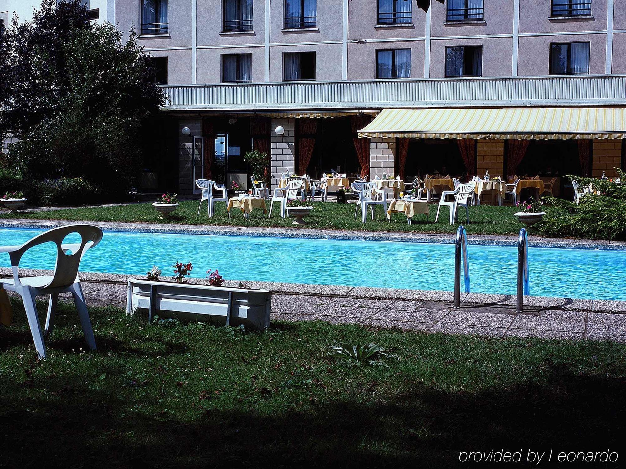 Le Relais D'Avrilly Hotel Trévol Exterior photo